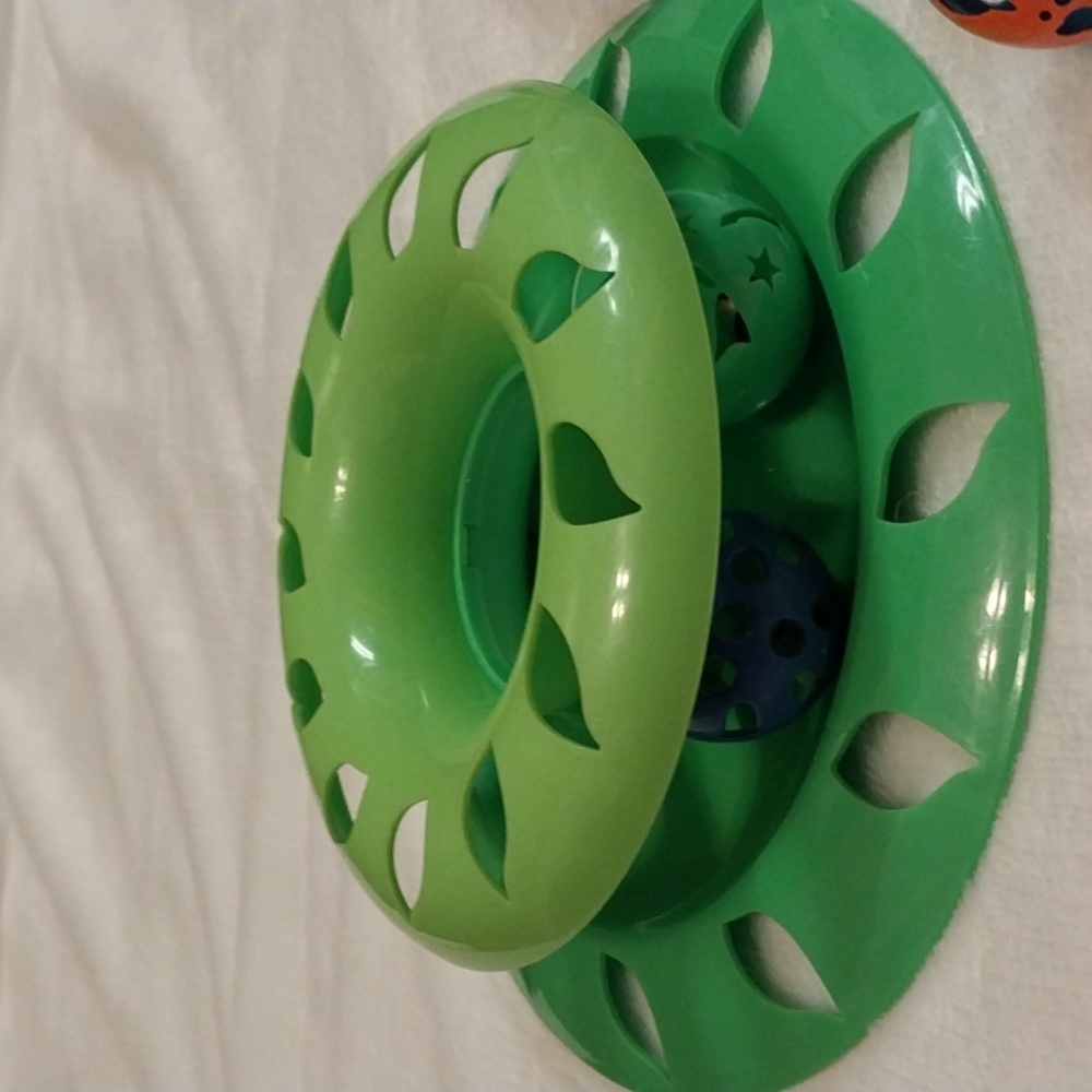 LOT OF CAT TOYS AND MISC items - Picture 3 of 8